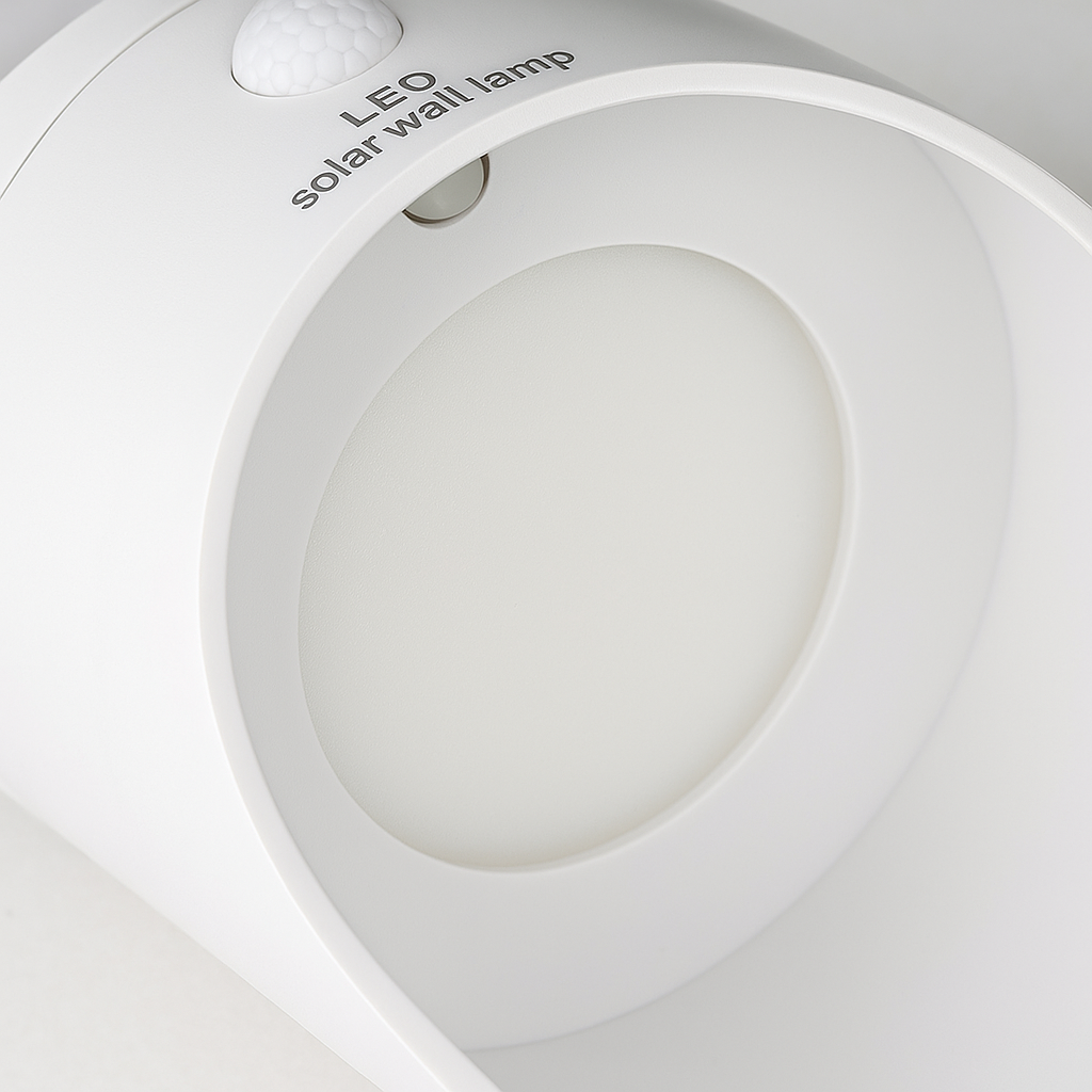 SolaréLume – Zonne-energie Wandlamp in Europese Stijl met Bewegingssensor