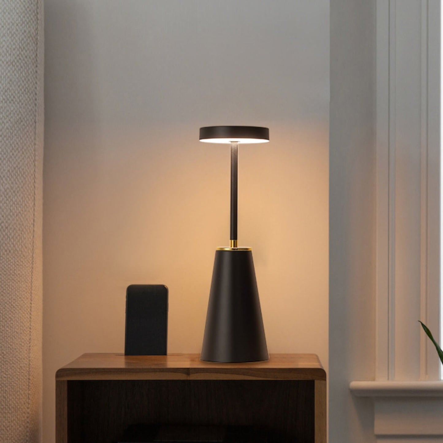 LumoAXEL | Stijlvolle Moderne Tafellamp