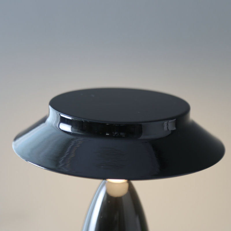 MushroomGlo - Lampada da Tavolo Gioiosa con Design Industriale