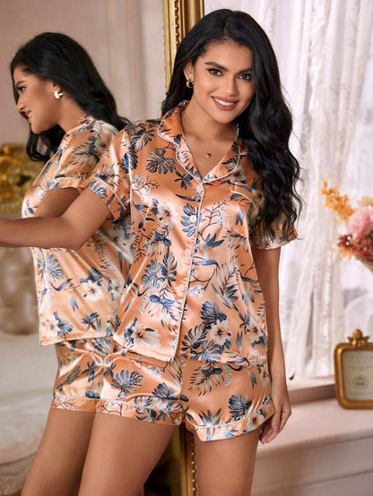Set Pigiama in Raso Tropicale – Abbigliamento Notturno di Lusso e Confortevole