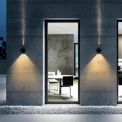 CIRVIA Lampa zewnętrzna – Okrągła lampa ścienna LED – IP65 – Metal i szkło – Ciepłe światło