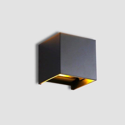 Suntra | Lampada da parete minimalista da esterno