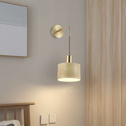 LumiBrass Wandlamp - Minimalistisch Design met Hout, IJzer en Messing