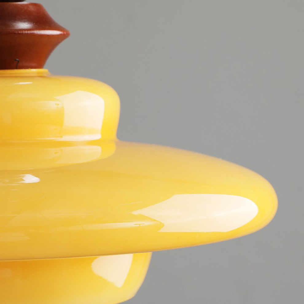 CASTELLA Hanglamp – Middeleeuws Design met Beige Glazen Kap & Houten Accenten