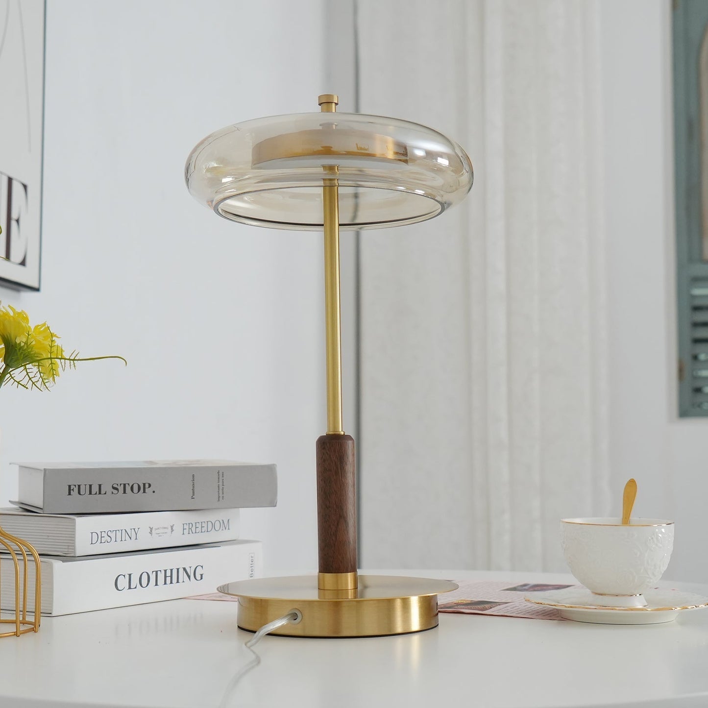 Rayvora | Elegancka i nowoczesna lampa stołowa