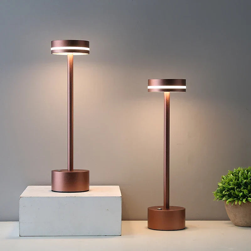 LuxeGlow | Lampada da tavolo di design | Ricaricabile senza fili  Crea atmosfera con un solo tocco