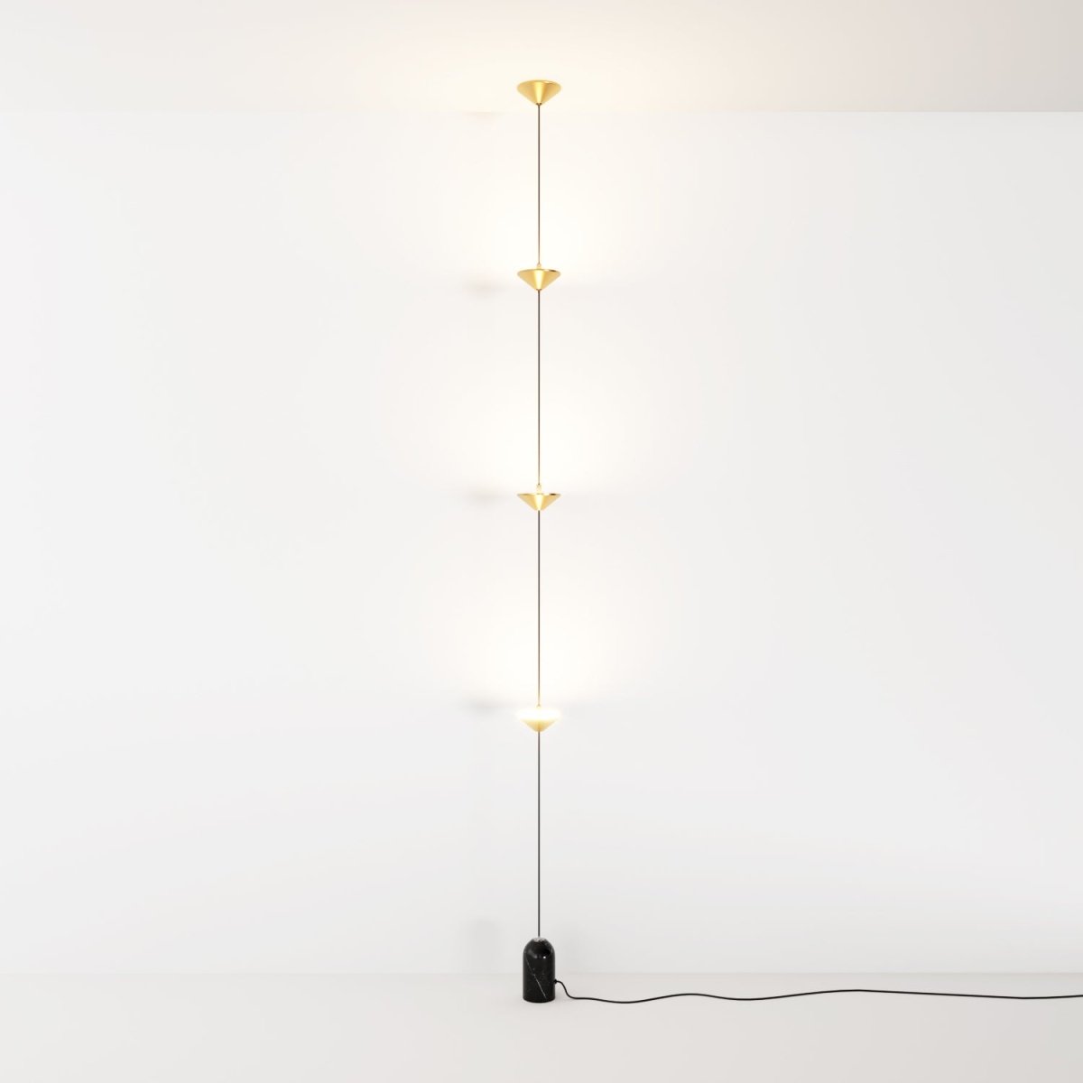 Keilana – Minimalistische Vloer-tot-Plafondlamp
