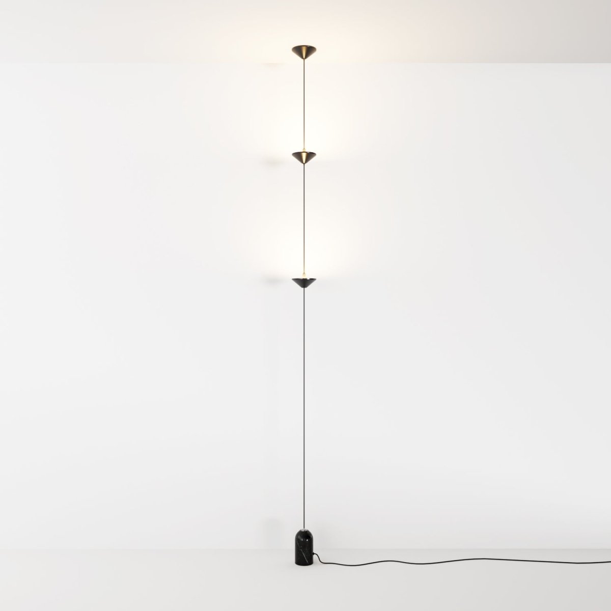 Keilana – Minimalistische Vloer-tot-Plafondlamp