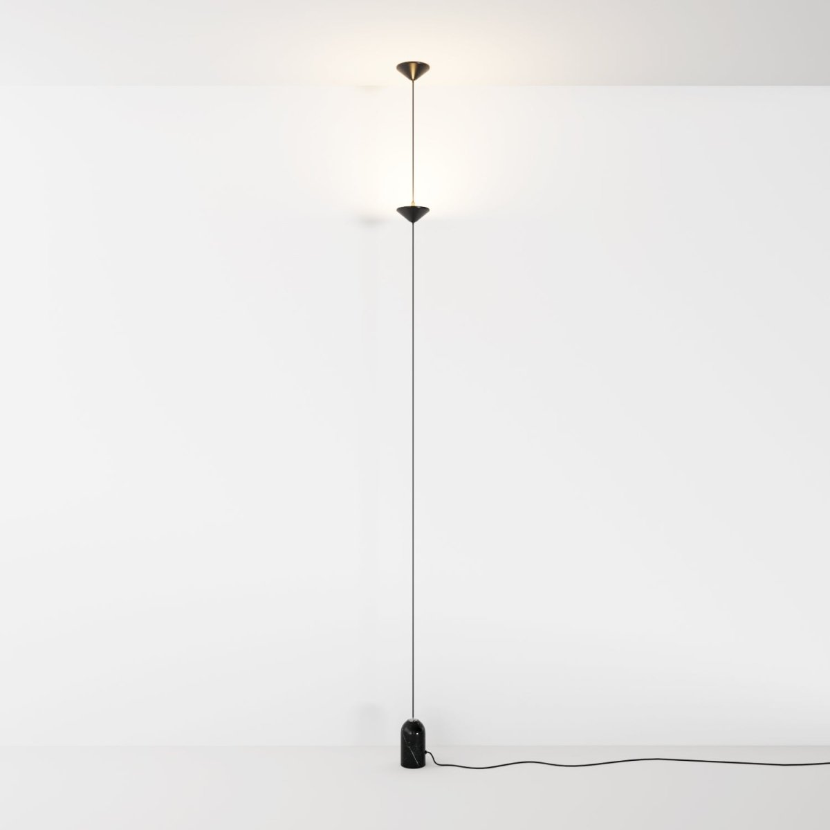 Keilana – Minimalistische Vloer-tot-Plafondlamp