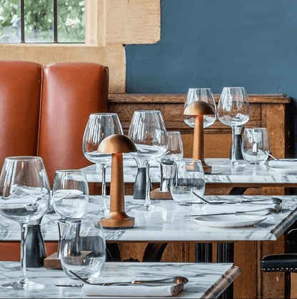 LightElegance - Lampada da Tavolo Moderna con Design Elegante