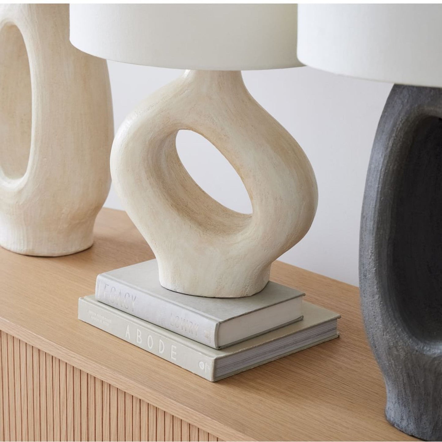 ModernGlow – Resin Tafellamp met Linnen Scherm