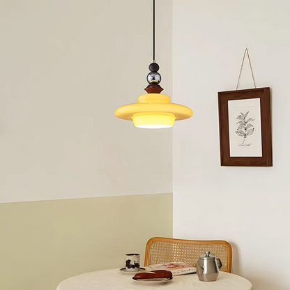 CASTELLA Hanglamp – Middeleeuws Design met Beige Glazen Kap & Houten Accenten